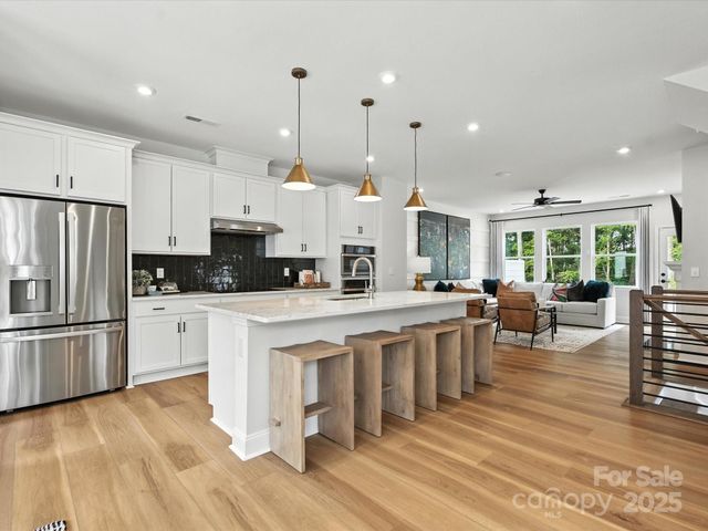 824 Flintside Lane, Charlotte, NC 28217