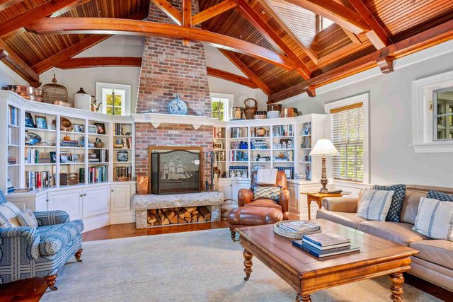 373 Lakeshore Drive, New London, NH 03257