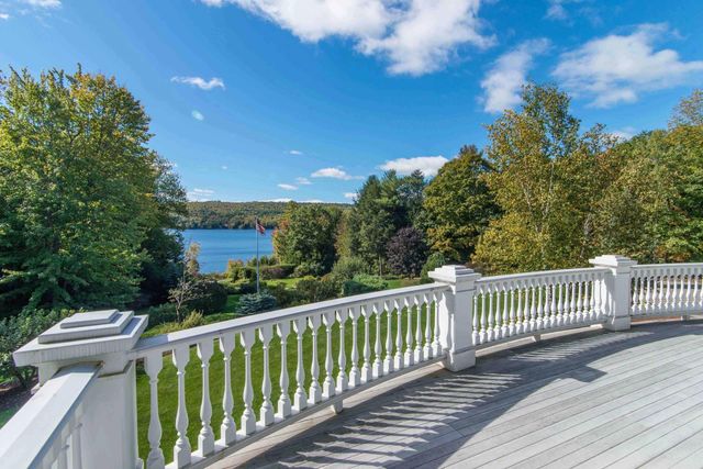 373 Lakeshore Drive, New London, NH 03257