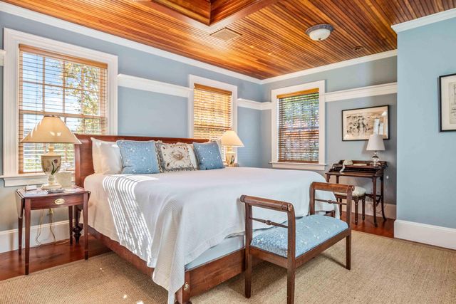 373 Lakeshore Drive, New London, NH 03257