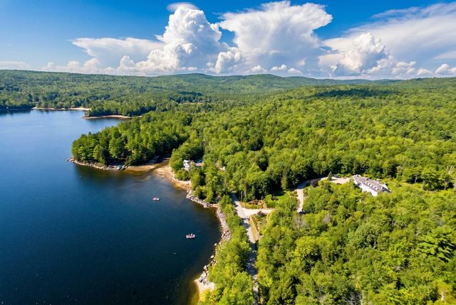 373 Lakeshore Drive, New London, NH 03257