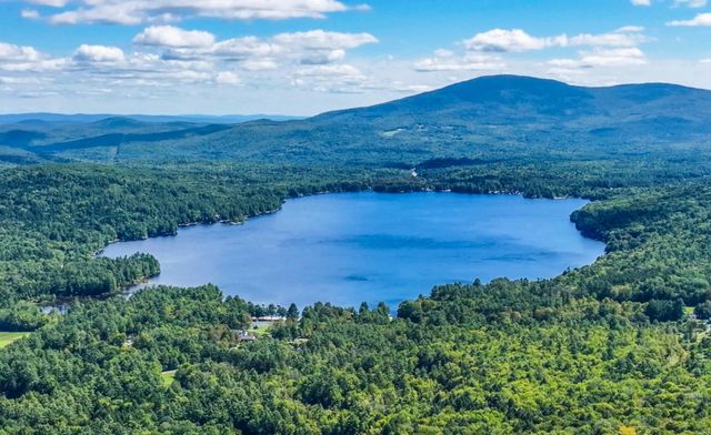 373 Lakeshore Drive, New London, NH 03257