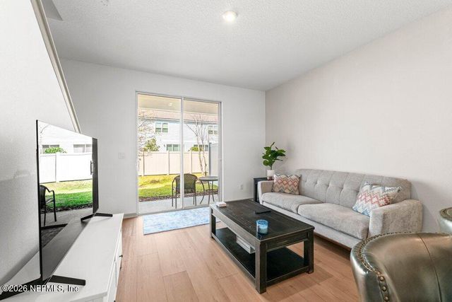 281 ANNIES Place, Jacksonville, FL 32218