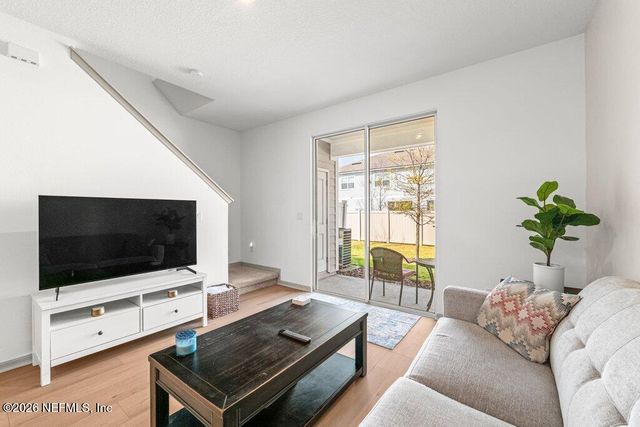 281 ANNIES Place, Jacksonville, FL 32218