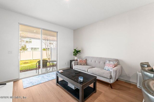 281 ANNIES Place, Jacksonville, FL 32218