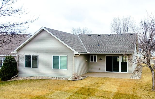 2517 7th Avenue SE, Willmar, MN 56201