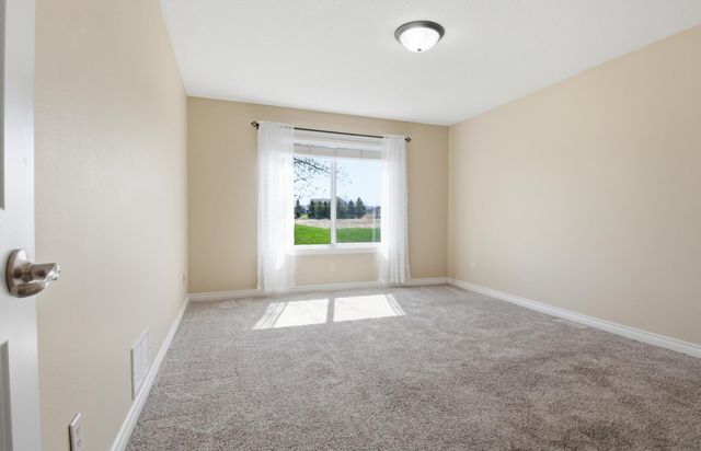 2517 7th Avenue SE, Willmar, MN 56201