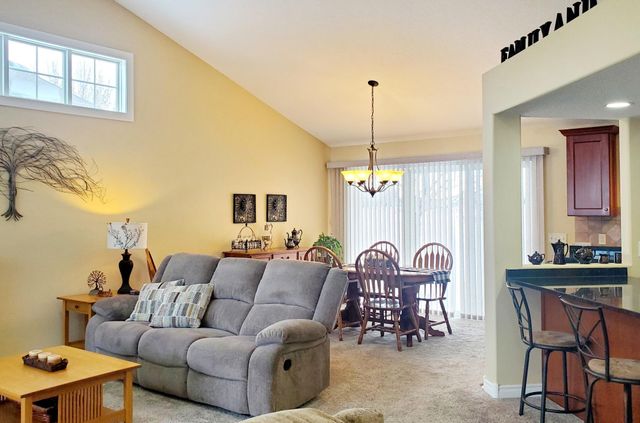 2517 7th Avenue SE, Willmar, MN 56201