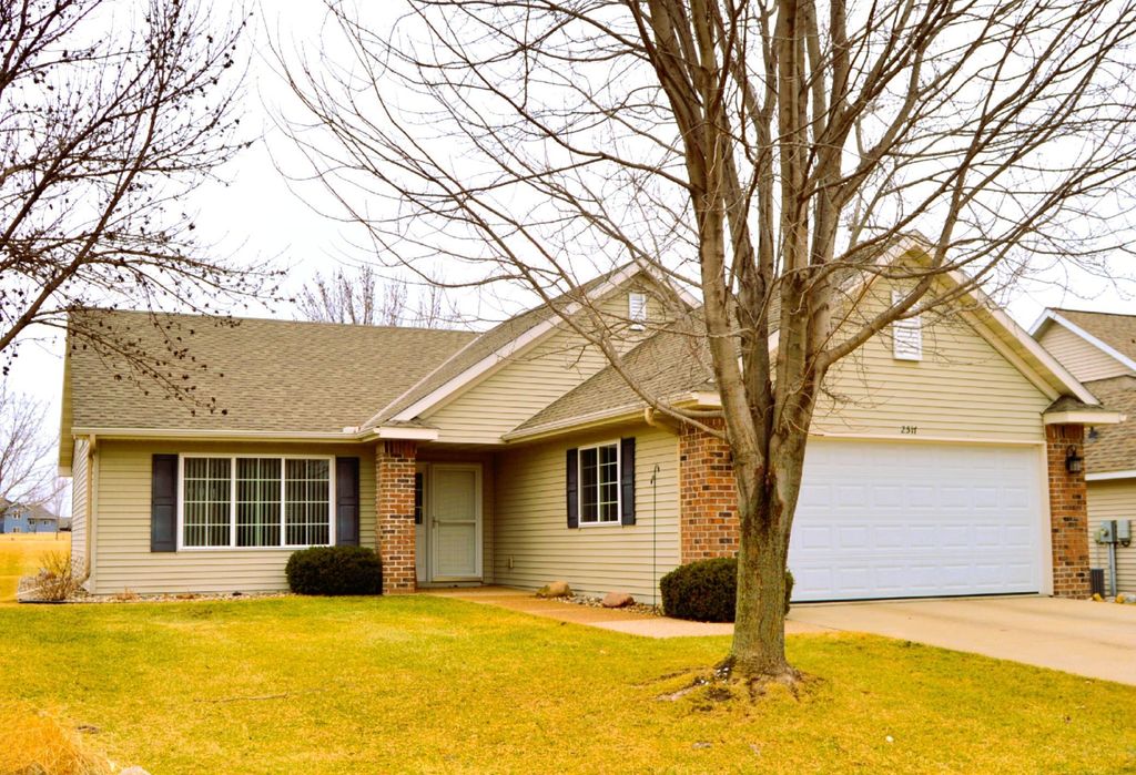 2517 7th Avenue SE, Willmar, MN 56201