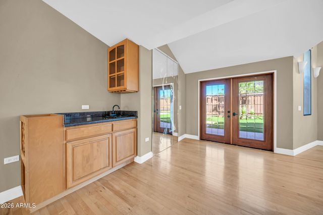 1450 E ROYAL PALM Road, Phoenix, AZ 85020