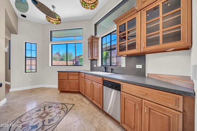 1450 E ROYAL PALM Road, Phoenix, AZ 85020