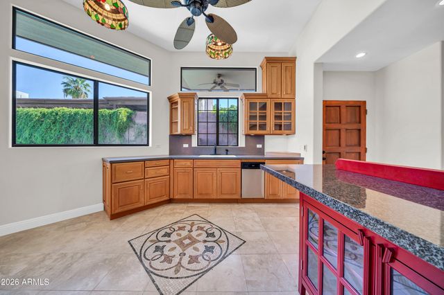 1450 E ROYAL PALM Road, Phoenix, AZ 85020