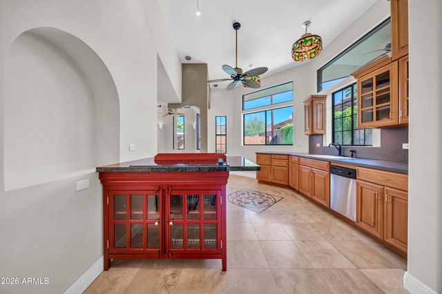 1450 E ROYAL PALM Road, Phoenix, AZ 85020