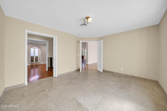 1450 E ROYAL PALM Road, Phoenix, AZ 85020