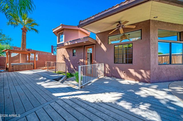 1450 E ROYAL PALM Road, Phoenix, AZ 85020