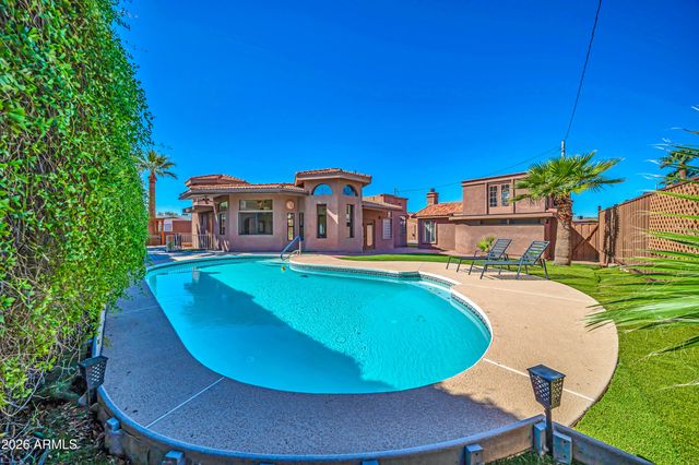 1450 E ROYAL PALM Road, Phoenix, AZ 85020