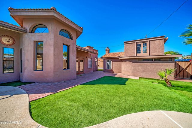 1450 E ROYAL PALM Road, Phoenix, AZ 85020