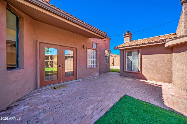 1450 E ROYAL PALM Road, Phoenix, AZ 85020