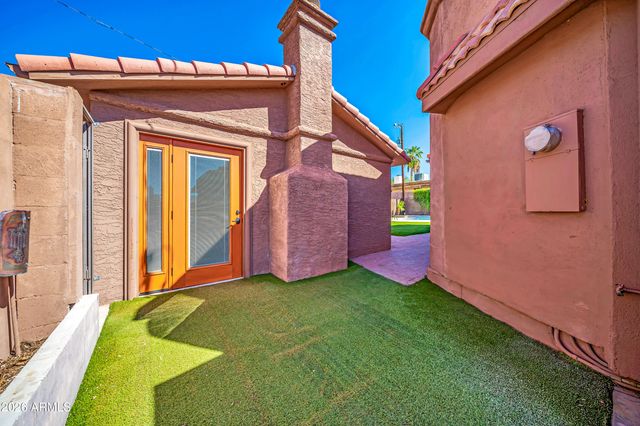 1450 E ROYAL PALM Road, Phoenix, AZ 85020