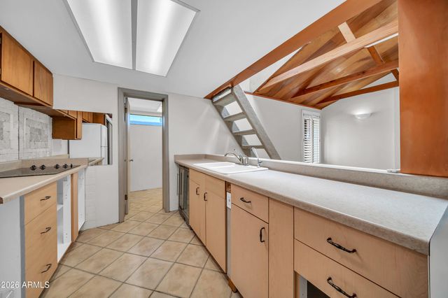 1450 E ROYAL PALM Road, Phoenix, AZ 85020