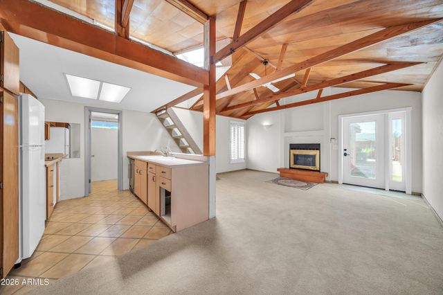 1450 E ROYAL PALM Road, Phoenix, AZ 85020