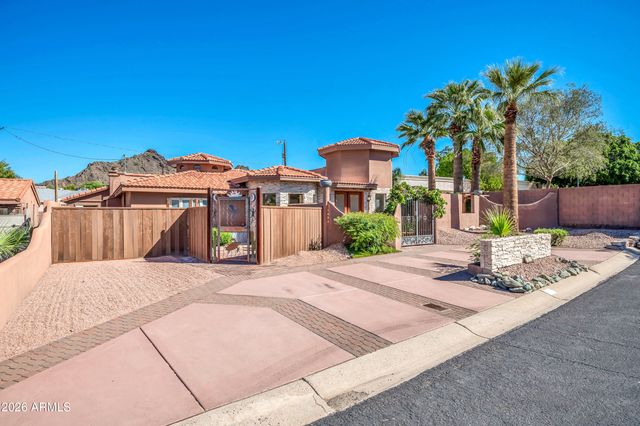 1450 E ROYAL PALM Road, Phoenix, AZ 85020