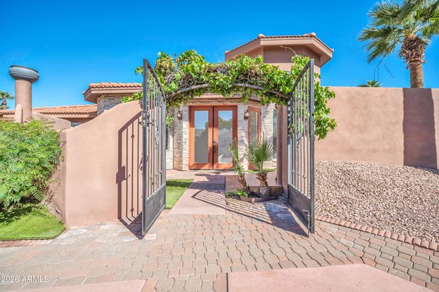 1450 E ROYAL PALM Road, Phoenix, AZ 85020