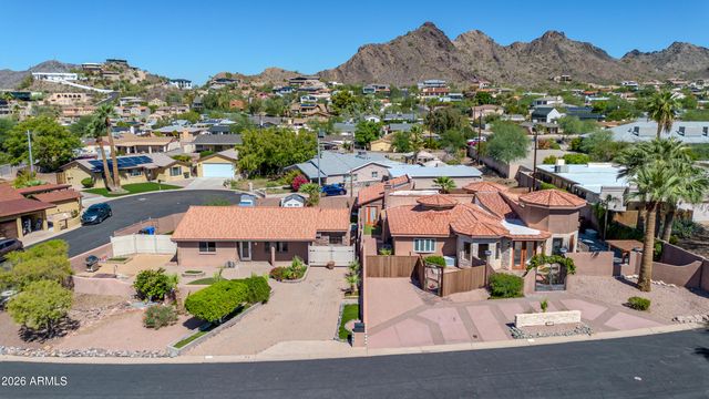 1450 E ROYAL PALM Road, Phoenix, AZ 85020