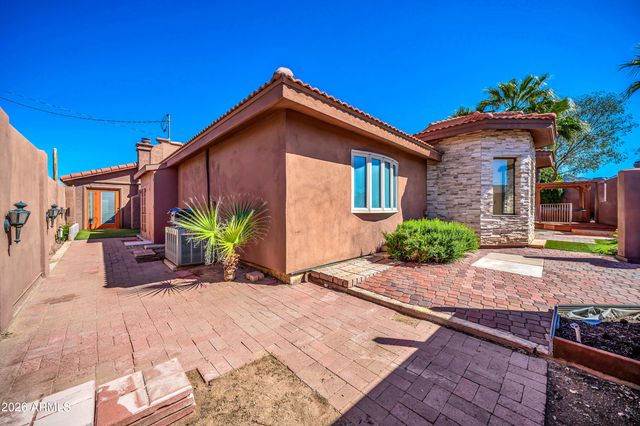1450 E ROYAL PALM Road, Phoenix, AZ 85020