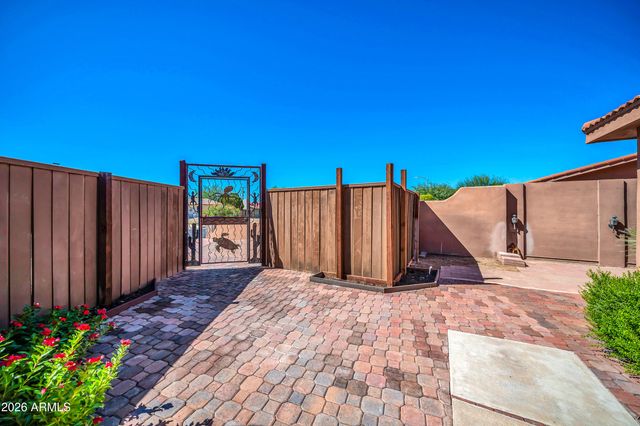 1450 E ROYAL PALM Road, Phoenix, AZ 85020