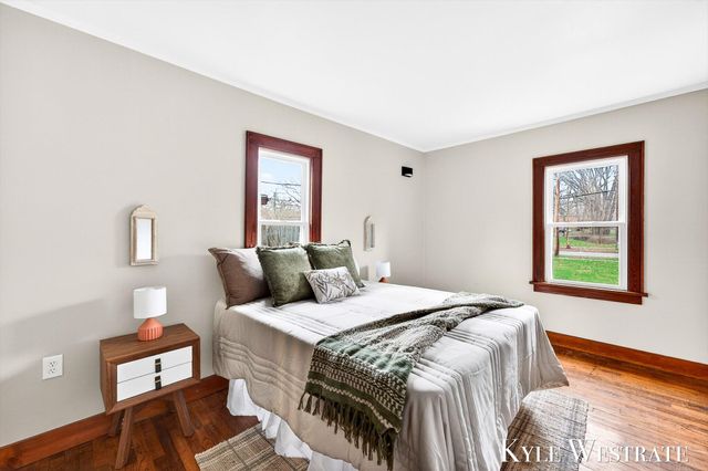 1537 Diamond Avenue NE, Grand Rapids, MI 49505