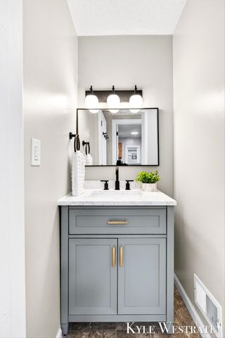 1537 Diamond Avenue NE, Grand Rapids, MI 49505