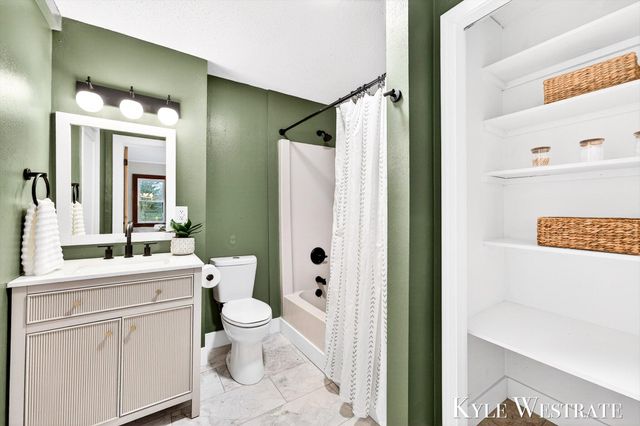 1537 Diamond Avenue NE, Grand Rapids, MI 49505