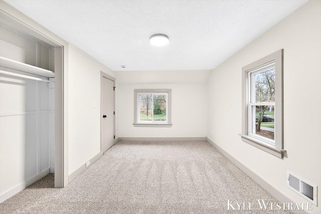 1537 Diamond Avenue NE, Grand Rapids, MI 49505