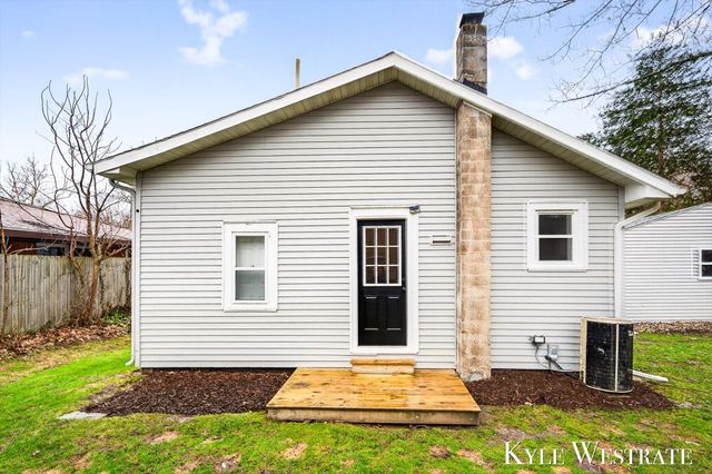 1537 Diamond Avenue NE, Grand Rapids, MI 49505