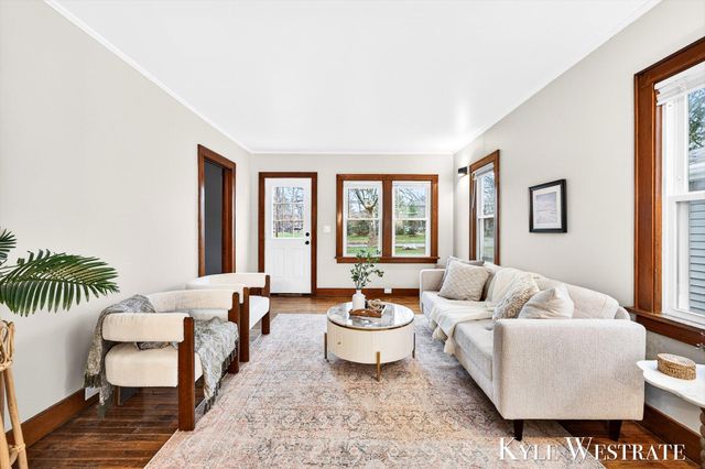 1537 Diamond Avenue NE, Grand Rapids, MI 49505