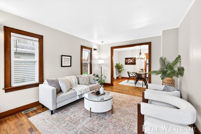 1537 Diamond Avenue NE, Grand Rapids, MI 49505