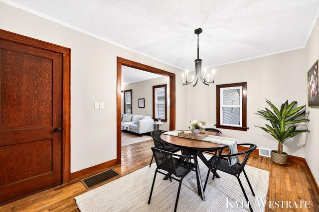 1537 Diamond Avenue NE, Grand Rapids, MI 49505