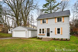 1537 Diamond Avenue NE, Grand Rapids, MI 49505