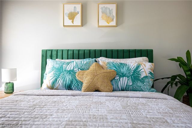 528 14th ST N, Naples, FL 34102