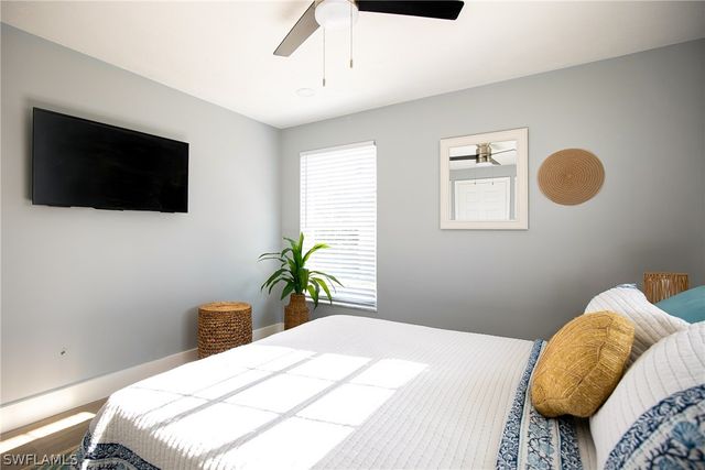 528 14th ST N, Naples, FL 34102