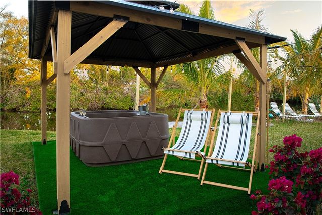 528 14th ST N, Naples, FL 34102