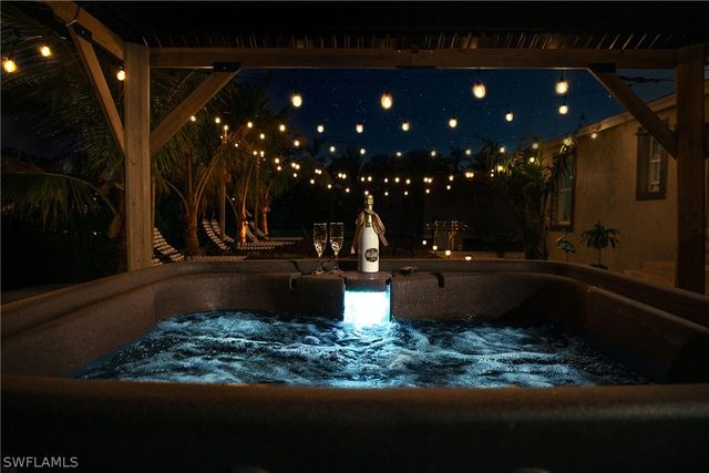 528 14th ST N, Naples, FL 34102