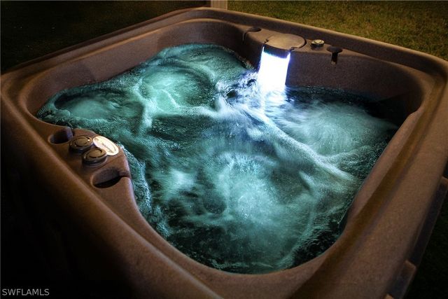 528 14th ST N, Naples, FL 34102