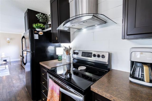 2737 Oliver Road, Westlake, LA 70669