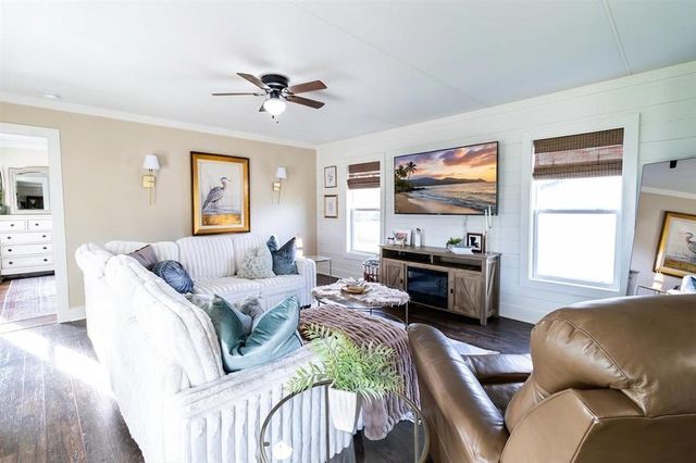 2737 Oliver Road, Westlake, LA 70669