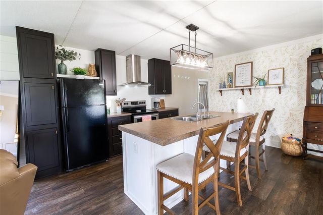 2737 Oliver Road, Westlake, LA 70669