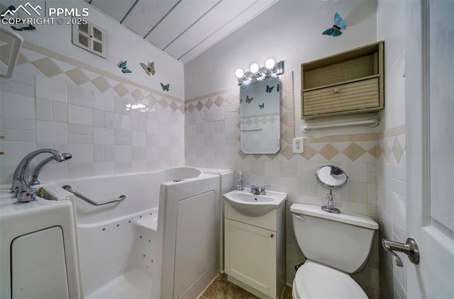 909 S Arcadia Street, Colorado Springs, CO 80903