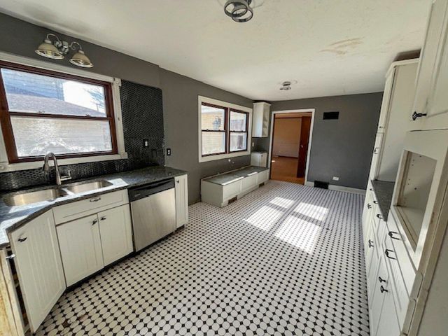 15900 Avalon Avenue, South Holland, IL 60473