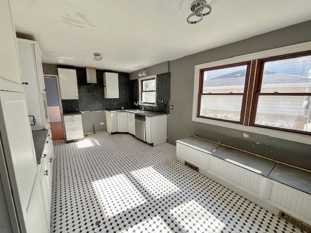 15900 Avalon Avenue, South Holland, IL 60473